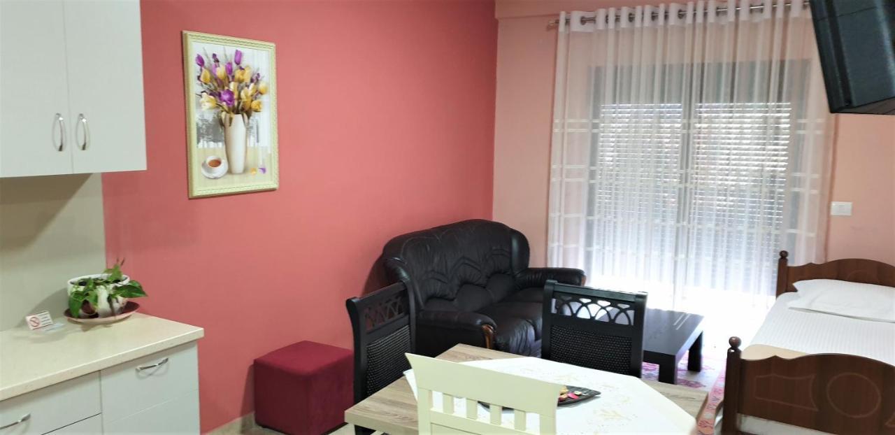 Comfort Apartments Fier Bagian luar foto