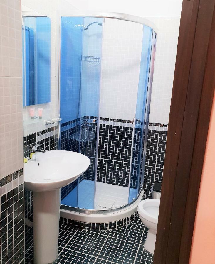 Comfort Apartments Fier Bagian luar foto