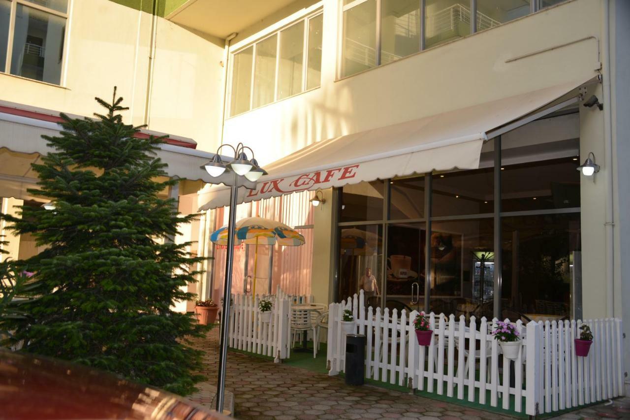 Comfort Apartments Fier Bagian luar foto