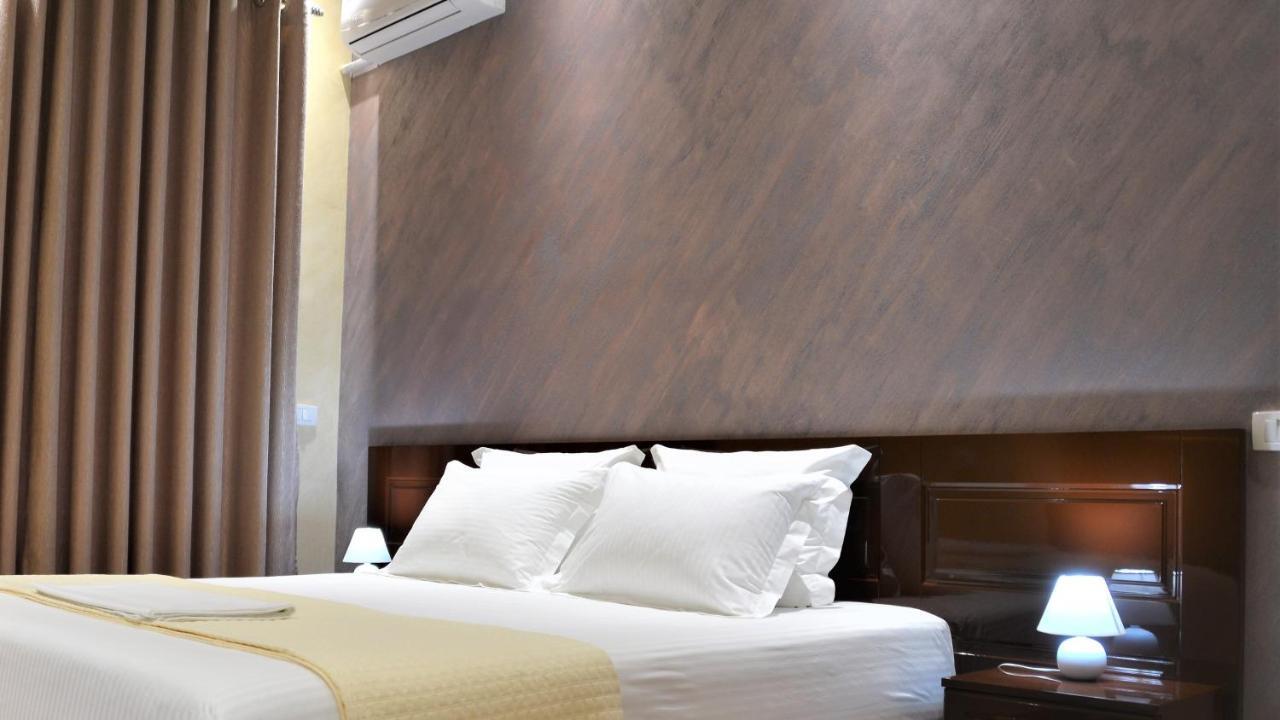 Comfort Apartments Fier Bagian luar foto