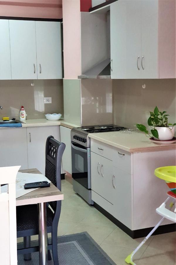 Comfort Apartments Fier Bagian luar foto